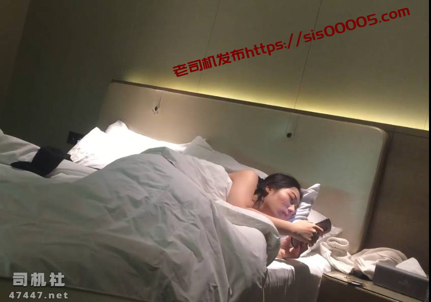 约炮大神『小郎君』未流出劲作 约操颜值女神英语老师 露…