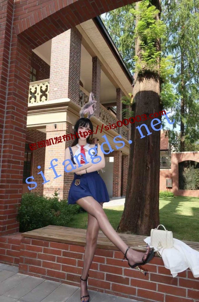 抖音 魔人布欧 35万粉 顶级美女 美腿 足交阳具【11V】【303M】