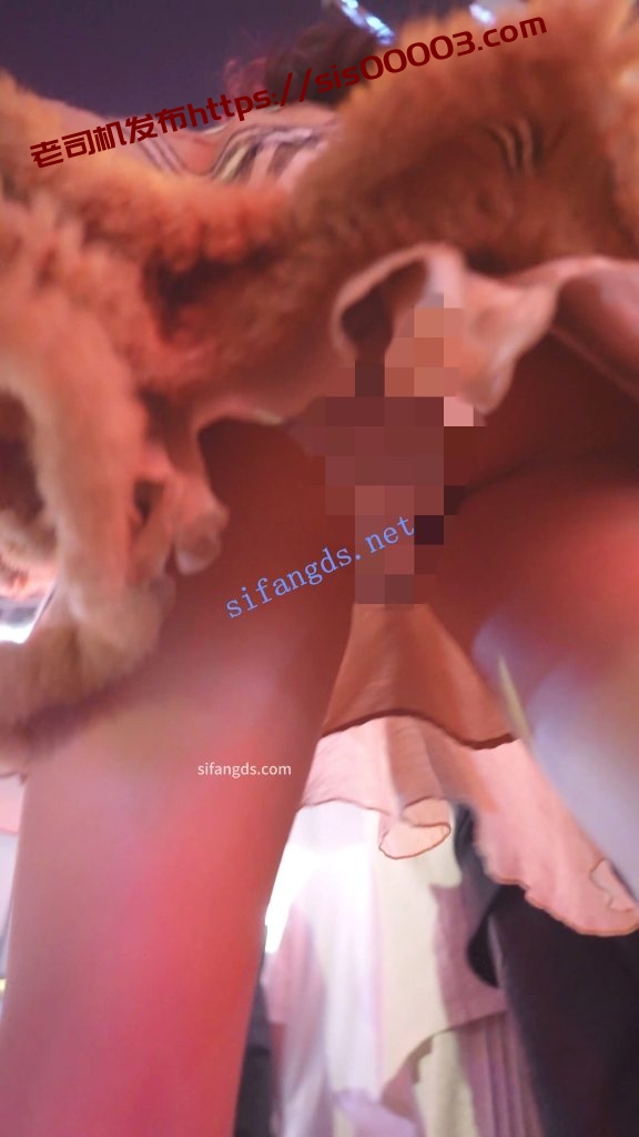 (BC-AA-589)蕾丝裙美女无缝衔接约会两男生..微透圆点内前后CD【1V】【343M】